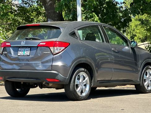 Used 2019 Honda HR-V LX image 2