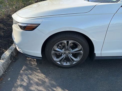 Used 2024 Honda Accord EX image 10