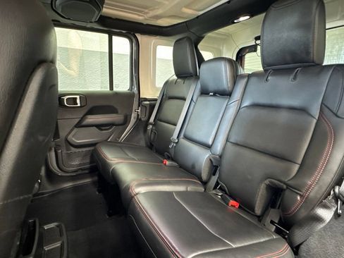 Used 2022 Jeep Wrangler Unlimited Rubicon w/ LED Lighting Group AWD/4WD image 31