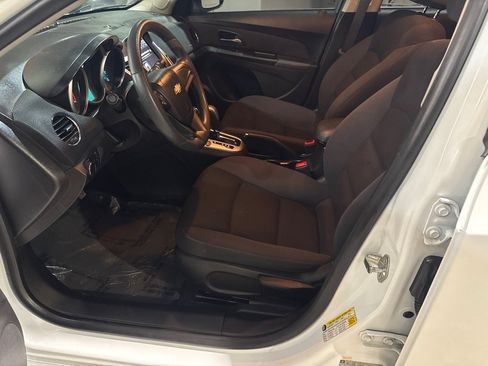 Used 2014 Chevrolet Cruze LT FWD image 4