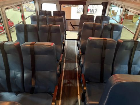 Used 2019 Chevrolet Express 3500 w/ School Bus Package image 42