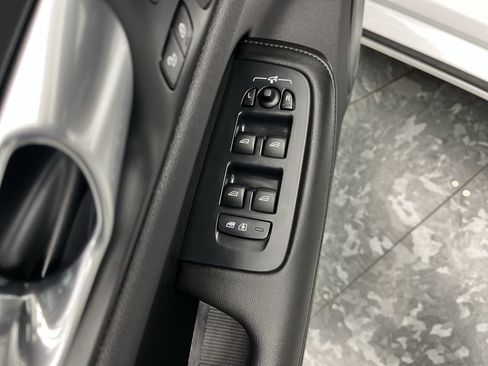 Used 2024 Volvo S60 B5 Plus image 9