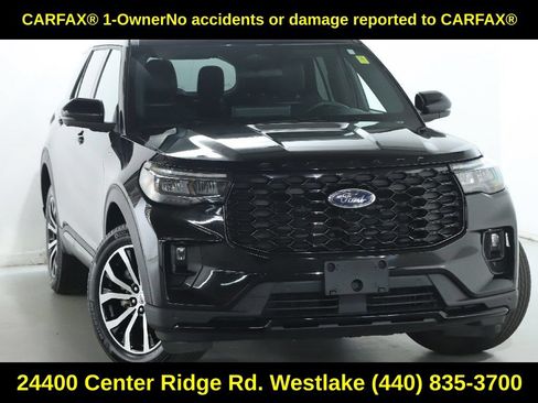 Used 2025 Ford Explorer ST-Line AWD/4WD image 2