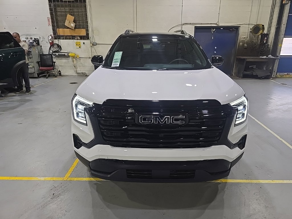 New 2027 GMC Terrain Elevation w/ Elevation Premium Package FWD image 2