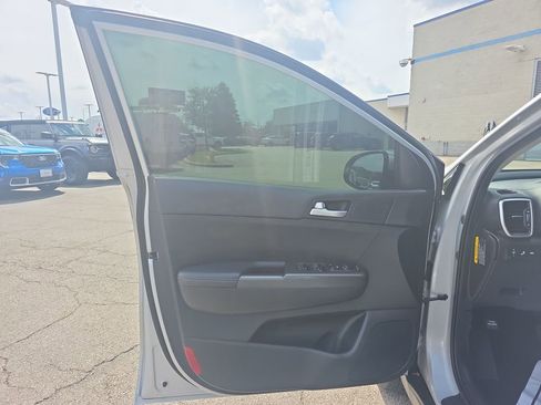 Used 2021 Kia Sportage LX w/ LX AWD Popular Package image 13