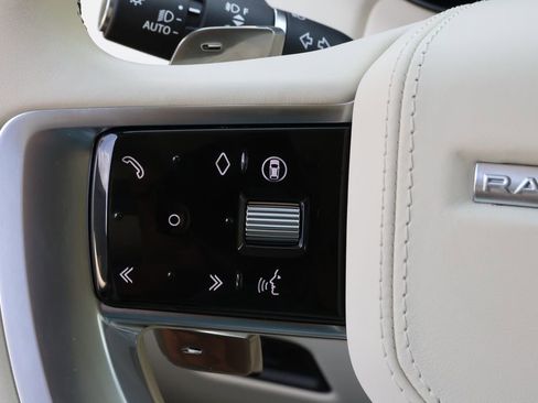 New 2025 Land Rover Range Rover SE AWD/4WD image 18