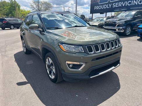 Used 2018 Jeep Compass Limited w/ Navigation Group AWD/4WD image 3