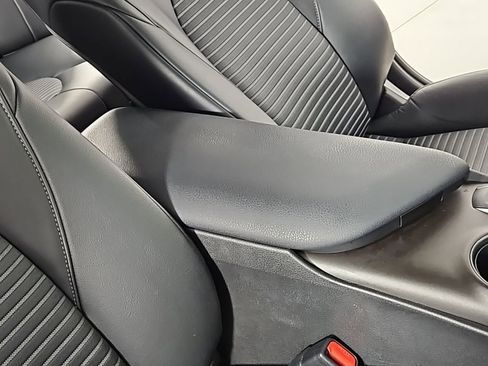 Used 2022 Toyota Camry SE image 16