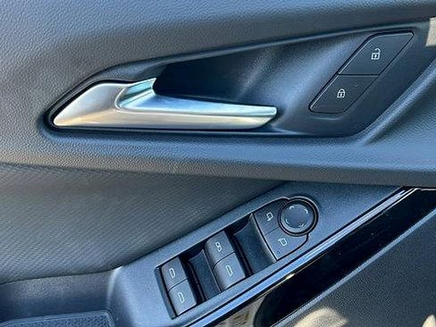 New 2026 Chevrolet Equinox LT image 16