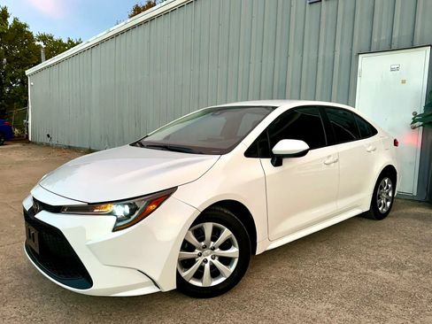 Used 2022 Toyota Corolla LE FWD image 1
