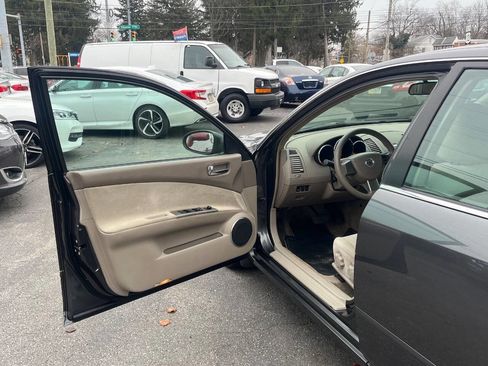 Used 2005 Nissan Altima 2.5 S w/ (S02) Side Airbags Pkg image 12