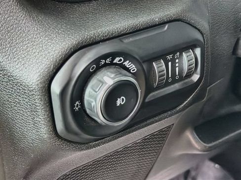 Used 2021 Jeep Wrangler Unlimited Sahara w/ Uconnect 4C Nav & Sound Group AWD/4WD image 10