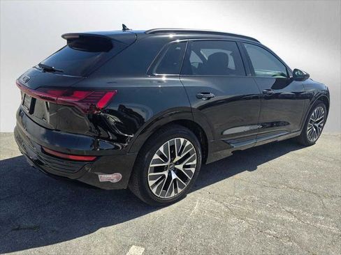 Used 2024 Audi Q8 e-tron Premium Plus w/ Premium Plus Package AWD/4WD image 3