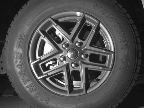 Used 2025 Jeep Wrangler Unlimited Sport AWD/4WD image 13