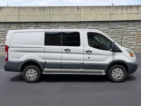 Used 2015 Ford Transit 250 130 Low Roof w/ Exterior Upgrade Package RWD image 6