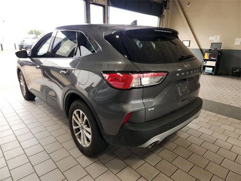 Used 2022 Ford Escape SE FWD image 4