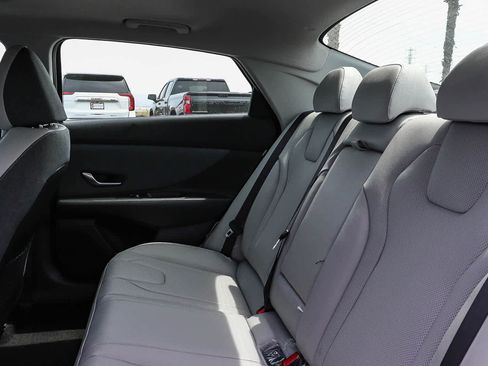 New 2026 Hyundai Elantra Limited FWD image 24