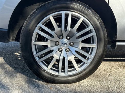 Used 2024 Ford Expedition Max Limited image 9