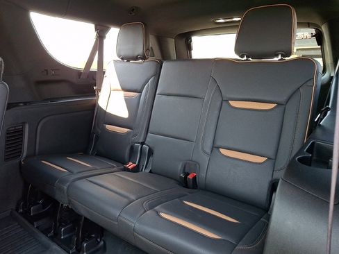 Used 2023 GMC Yukon XL AT4 w/ AT4 Premium Package AWD/4WD image 13