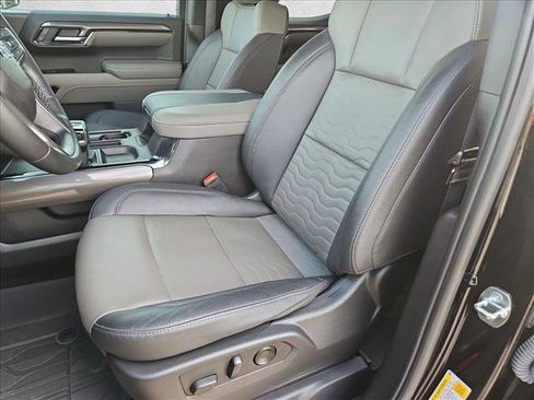 Used 2023 Chevrolet Silverado 1500 ZR2 w/ Technology Package AWD/4WD image 16