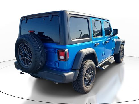 Used 2024 Jeep Wrangler Sport S image 4
