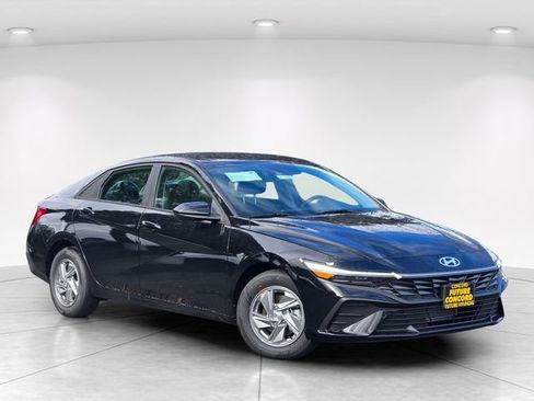 New 2026 Hyundai Elantra SE w/ Cargo Package image 1