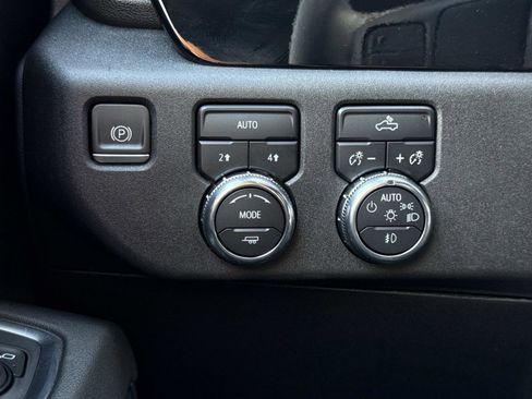 Used 2023 GMC Sierra 1500 Elevation image 11