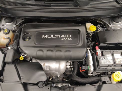 Used 2016 Jeep Cherokee Latitude FWD image 30