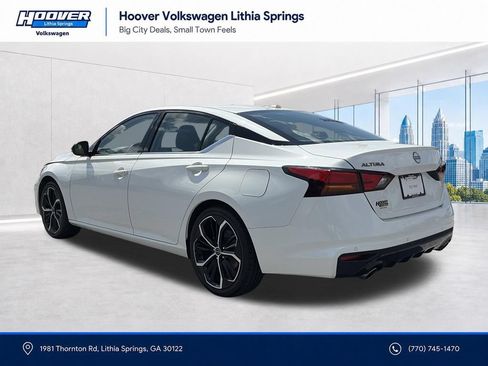 Used 2024 Nissan Altima 2.5 SR FWD image 3