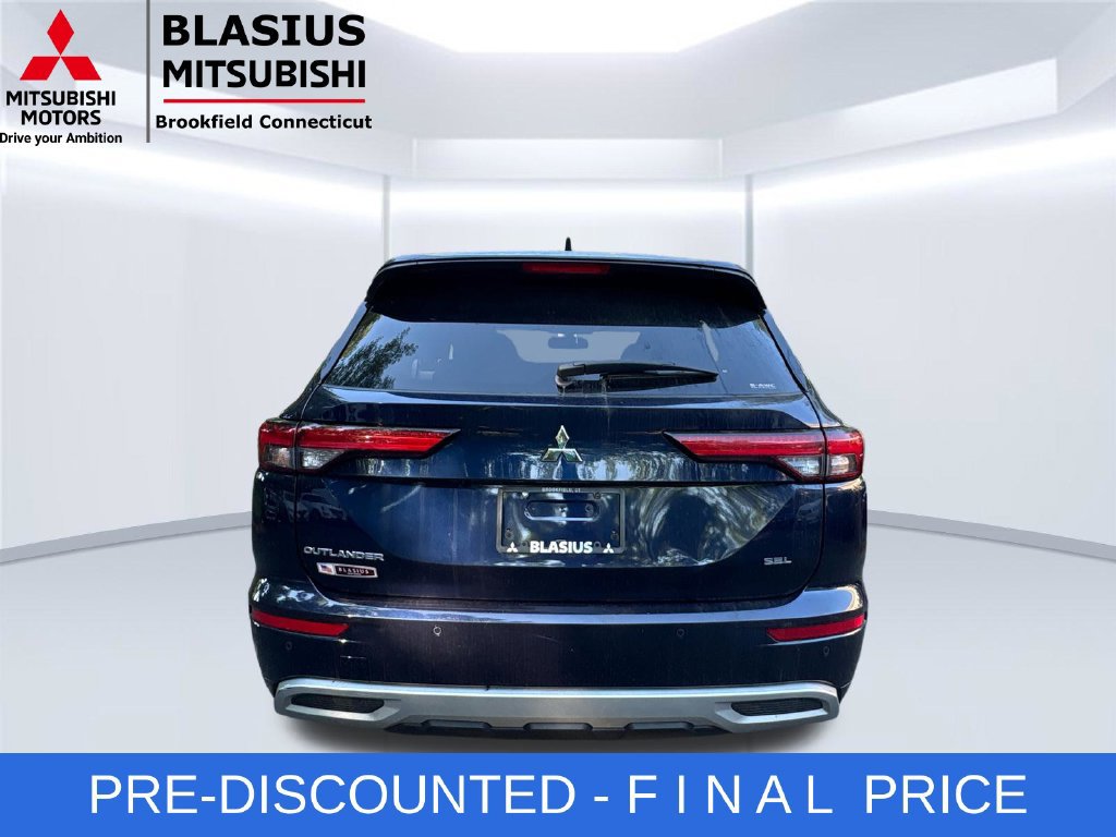 Used 2024 Mitsubishi Outlander SEL AWD/4WD image 10