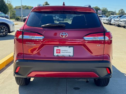 Used 2024 Toyota Corolla Cross LE image 5