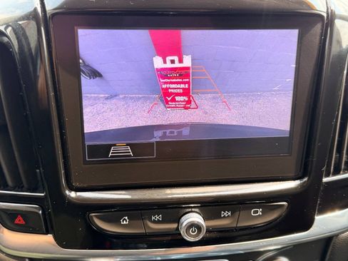 Used 2020 Chevrolet Traverse LT AWD/4WD image 38