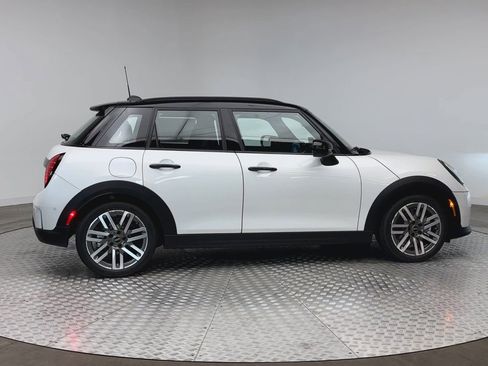 New 2026 MINI Cooper 4-Door Hardtop image 9