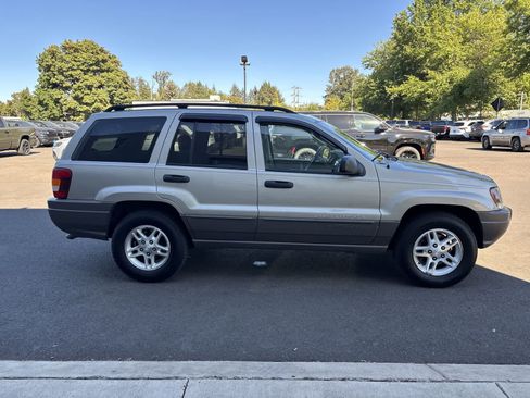 Used 2003 Jeep Grand Cherokee Laredo AWD/4WD image 5