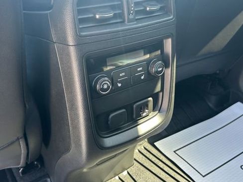 Used 2020 Buick Envision Essence AWD/4WD image 34