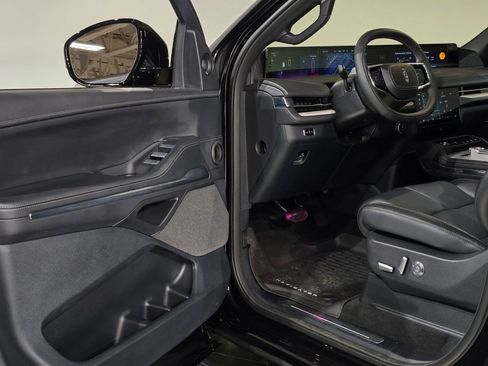 New 2025 Lincoln Navigator Reserve w/ Jet Appearance Package image 17