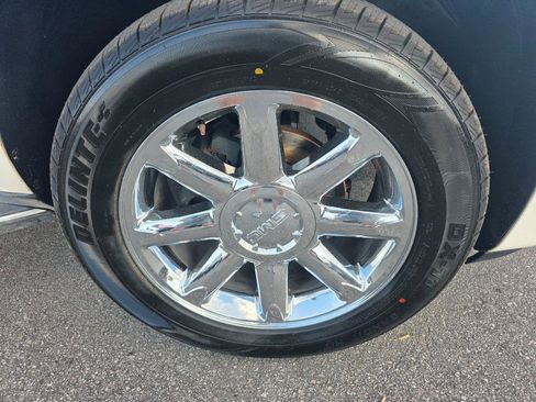 Used 2012 GMC Yukon XL Denali RWD image 25