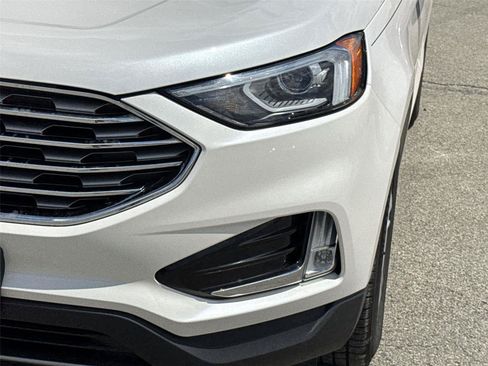 Used 2019 Ford Edge SEL w/ Equipment Group 201A AWD/4WD image 9