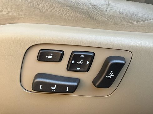 Used 2008 Lexus LS 460 RWD image 19