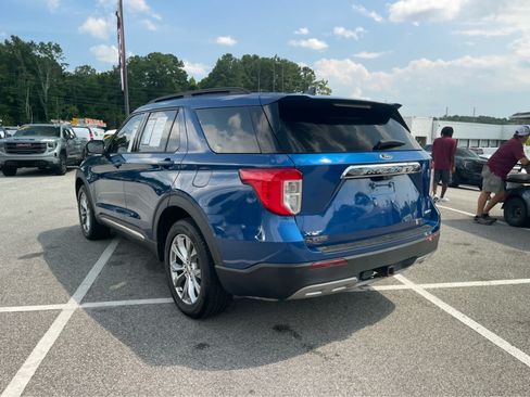 Used 2021 Ford Explorer XLT w/ Equipment Group 202A AWD/4WD image 7