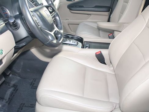 Used 2020 Honda Pilot Touring image 22