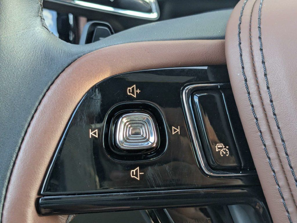 Used 2025 Lincoln Aviator Reserve w/ Equipment Group 201A AWD/4WD image 32