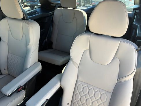 New 2026 Volvo XC90 B6 Plus w/ Protection Package Premier image 24