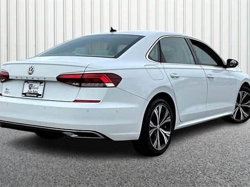 Used 2020 Volkswagen Passat 2.0T SEL image 6