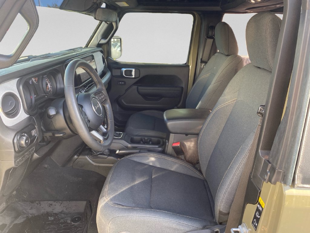 Used 2025 Jeep Wrangler Sport AWD/4WD image 19