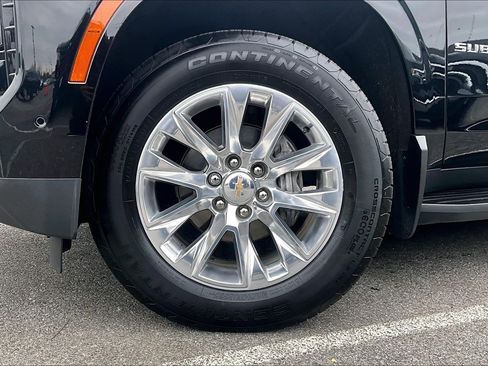 Used 2025 Chevrolet Suburban Premier image 9