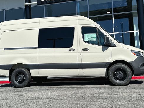 New 2024 Mercedes-Benz Sprinter 2500 image 7