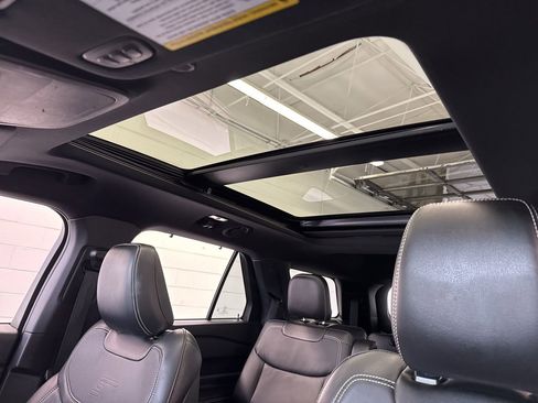 Used 2020 Ford Explorer ST w/ Premium Technology Package AWD/4WD image 17