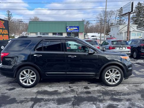 Used 2015 Ford Explorer XLT w/ Equipment Group 202A image 8