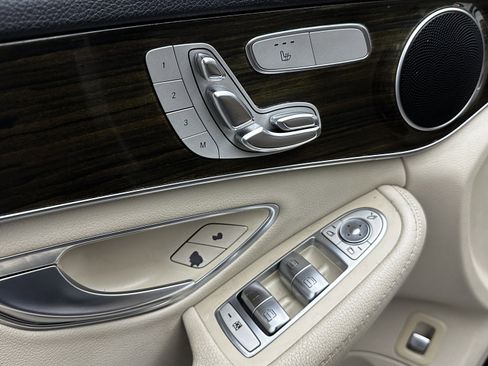 Used 2016 Mercedes-Benz C 300 4MATIC Sedan image 12